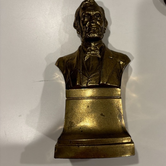 Vintage 1960’s Abraham Lincoln Bust Bookend Antique Brass 8”Height - Picture 2 of 14
